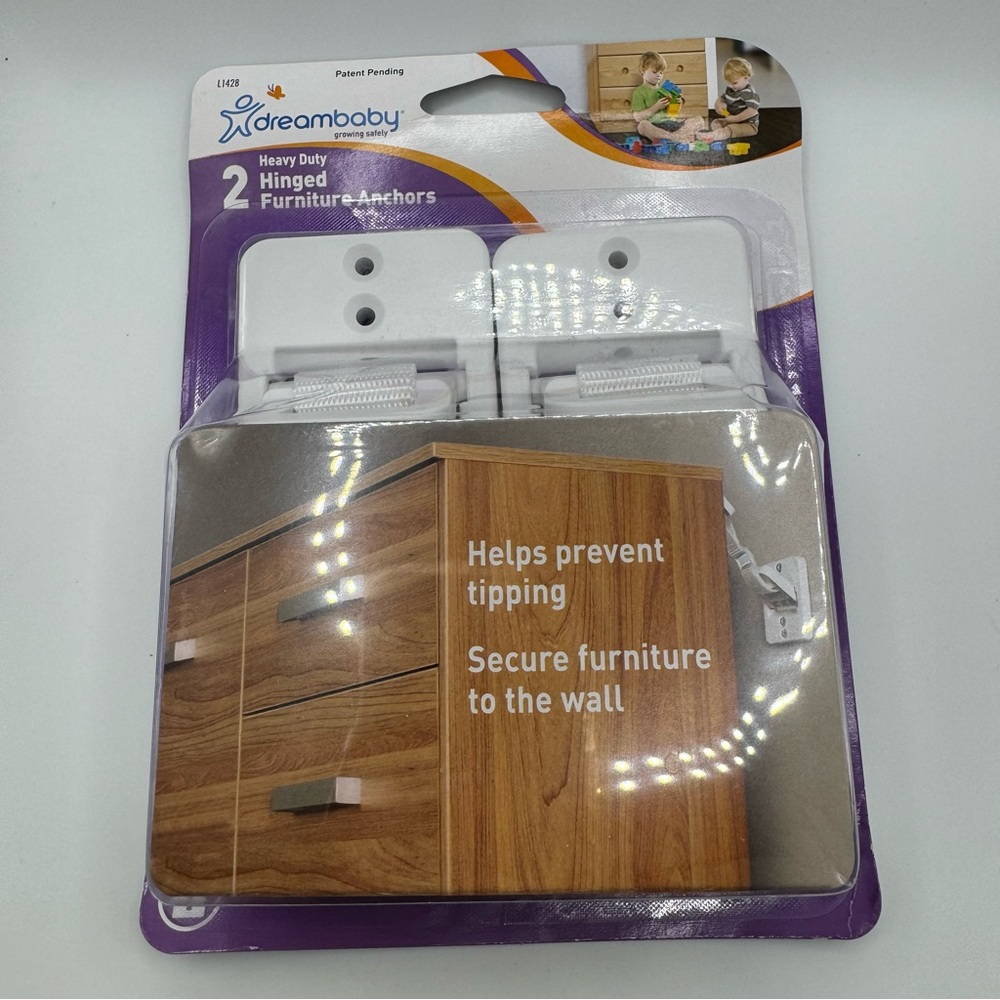 New Dreambaby 2 Heavy Duty Hinged Furniture Anchors Two in Package Baby Proofing